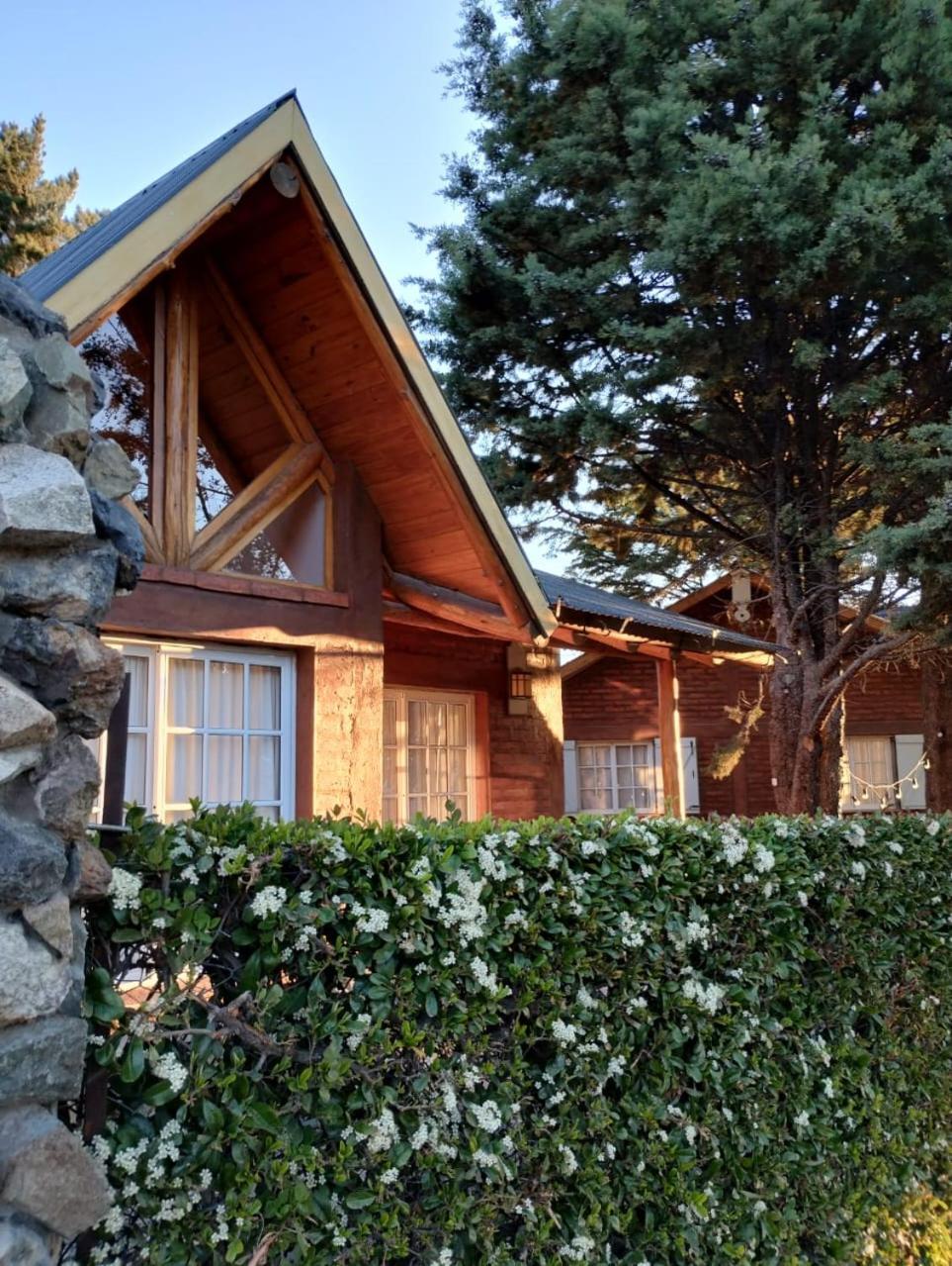 Cabanas Pyracantha Esquel Exterior foto
